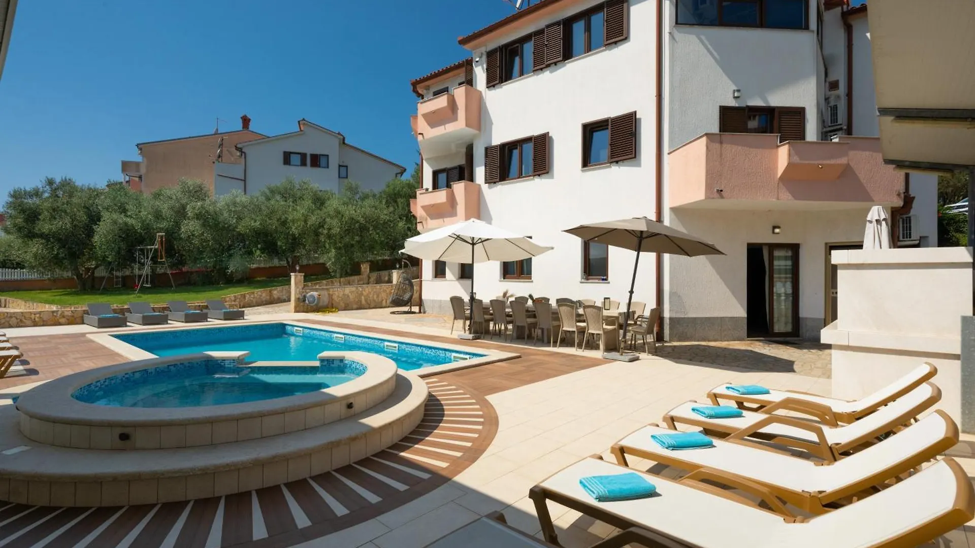 Villa Lealeana Pula
