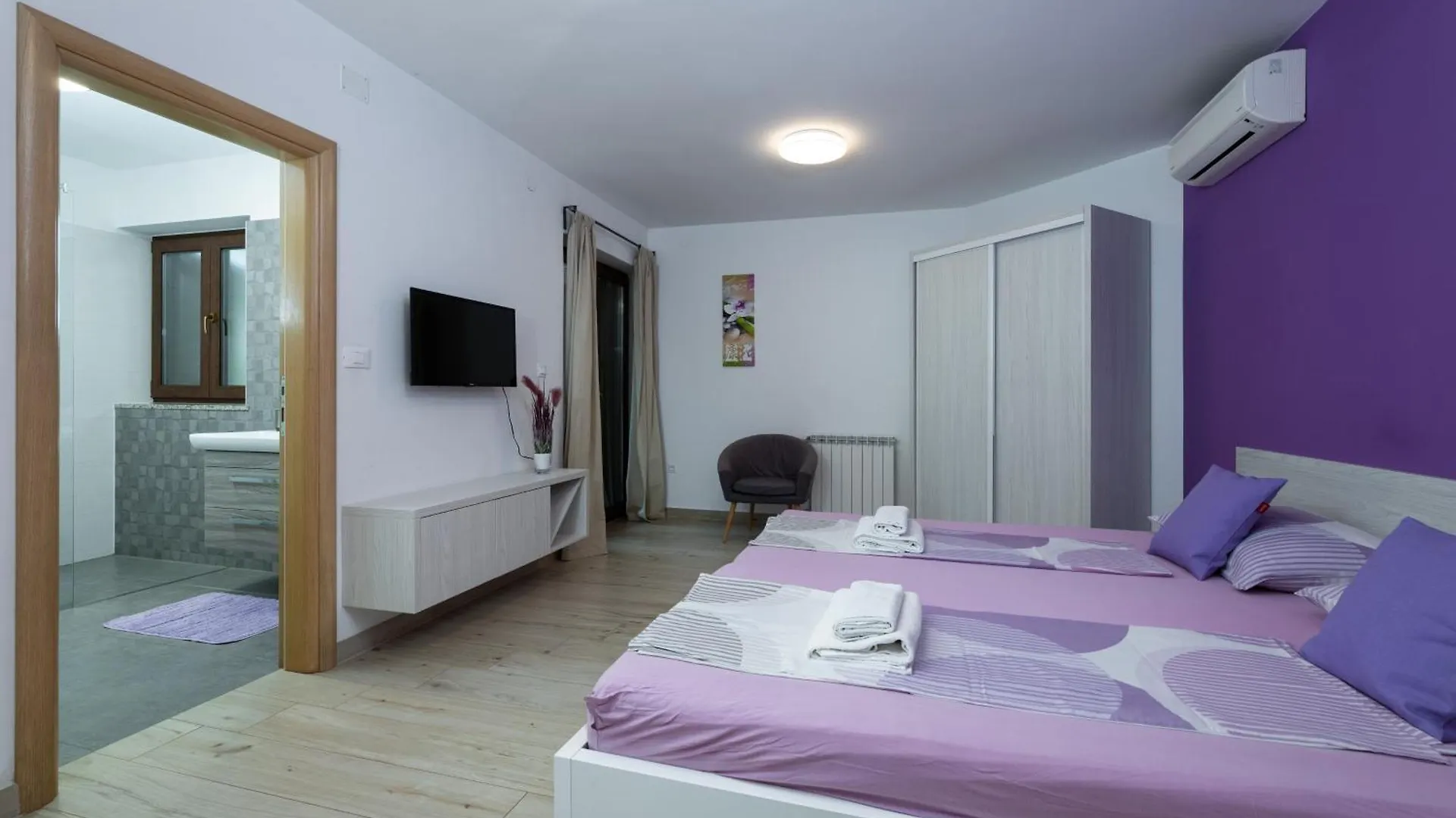Villa Lealeana Pula 0*,  Croatia