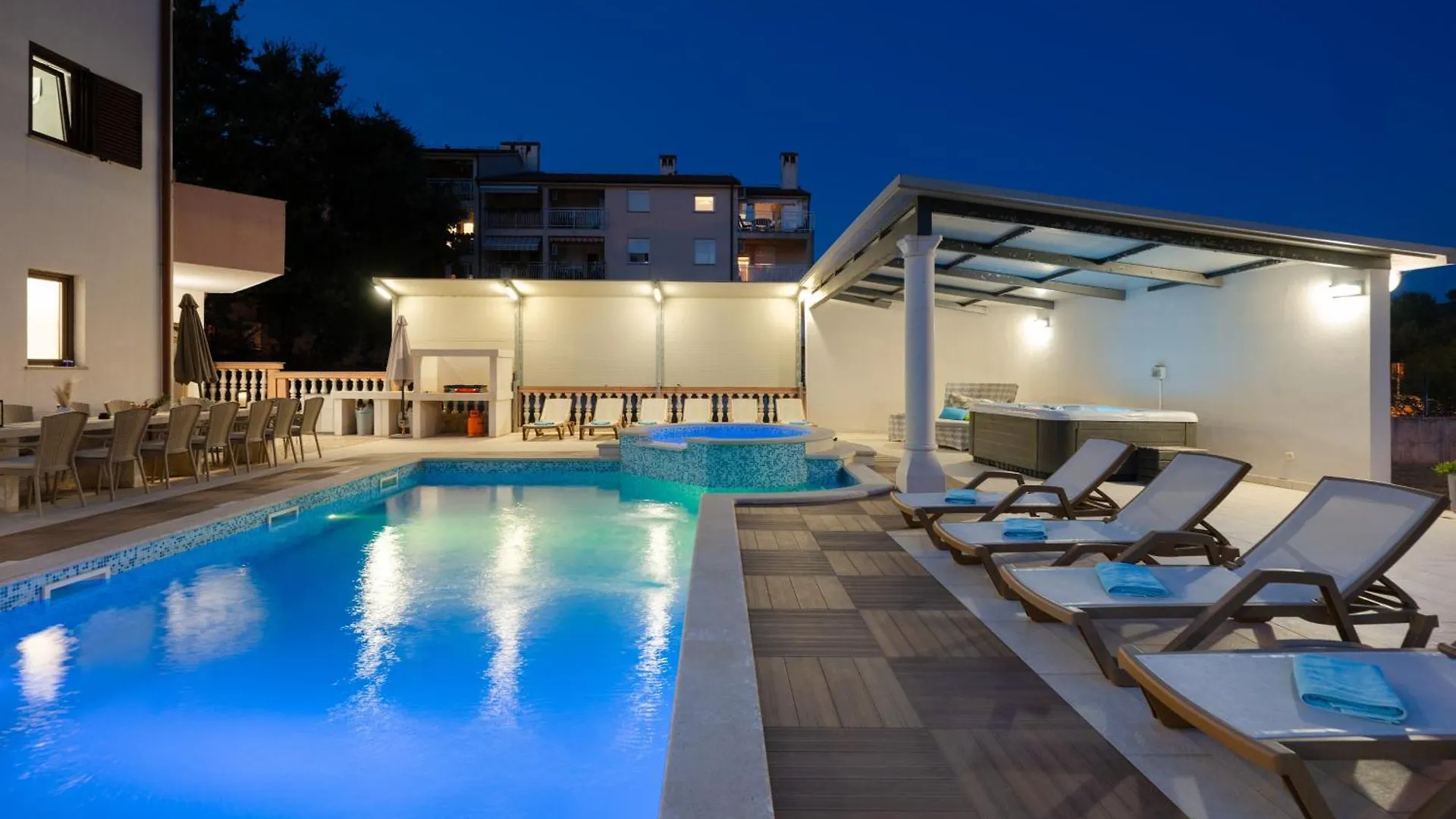 Villa Lealeana Pula 0*,  Croatia