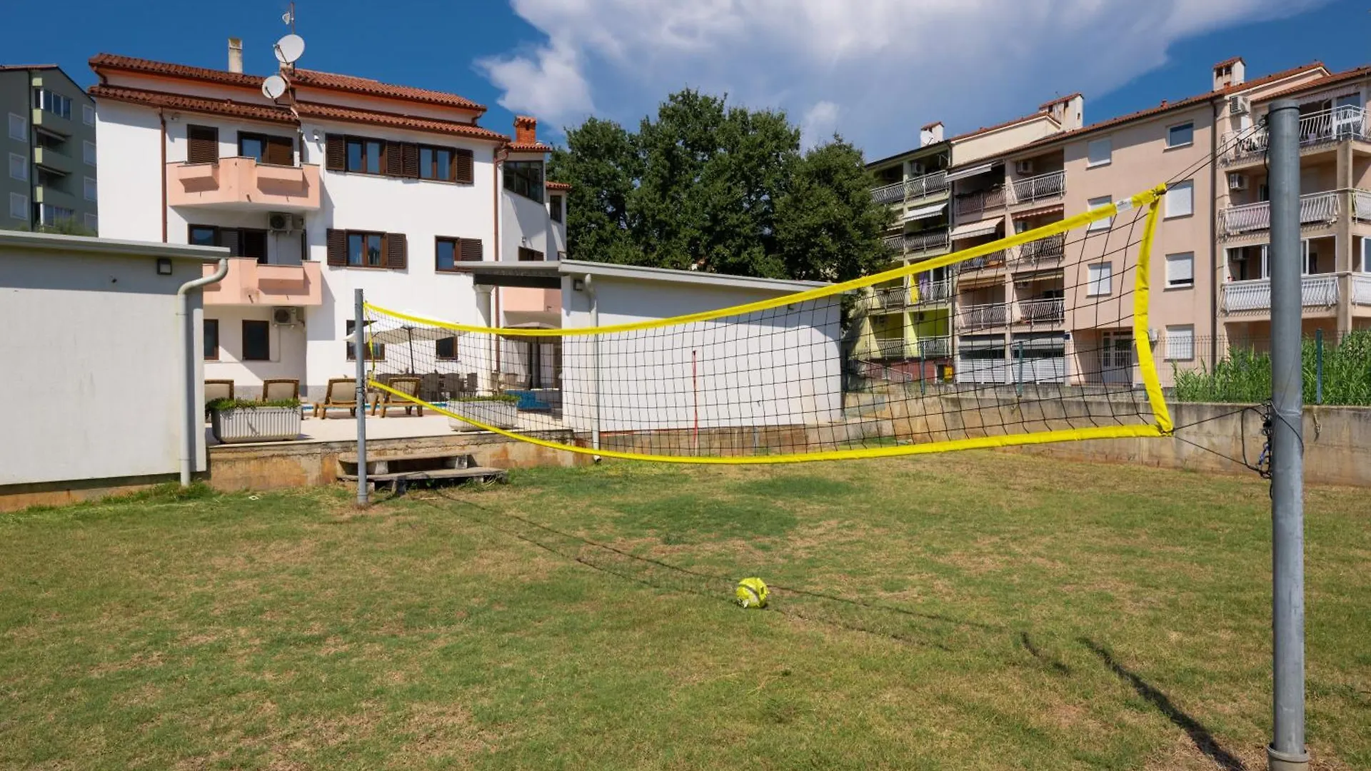 Villa Lealeana Pula 0*,  Croatia